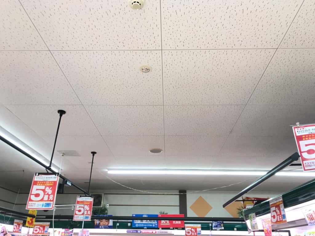 スーパー店内（防カビ施工実績）